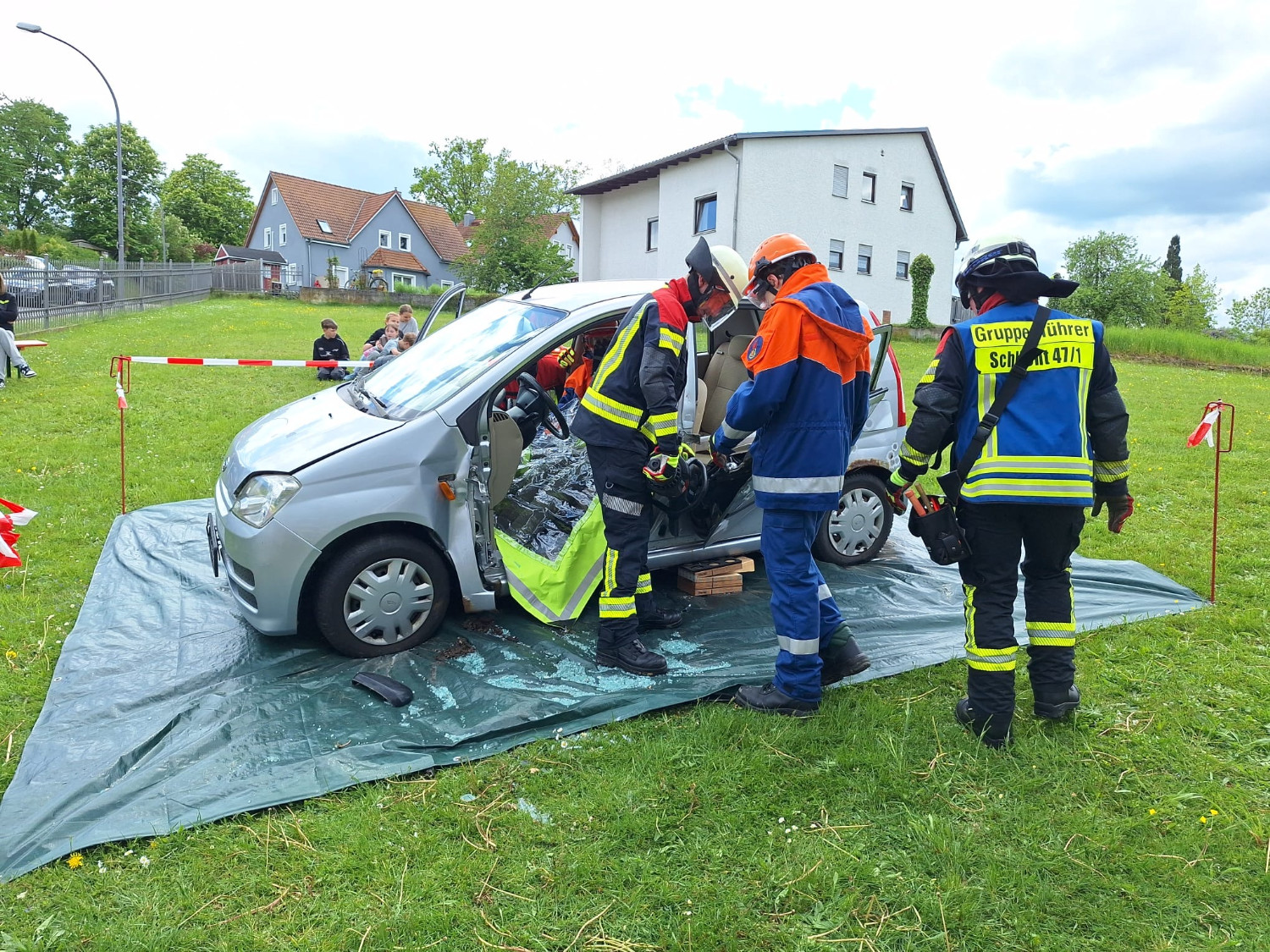 Titelbild Eindrucksvolle Schauübung der GJF beim Garagenfest in Schlicht